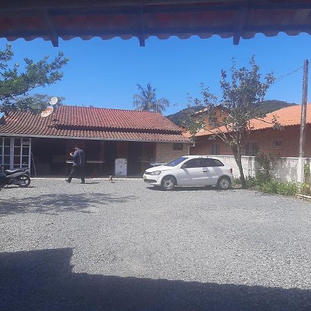 佩尼亚Hospedagem Da Clo公寓 外观 照片